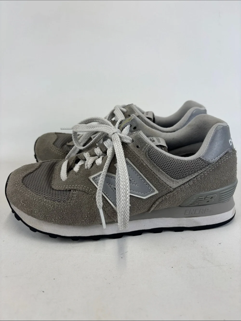 NEW BALANCE Women's Athletic Sneakers 574 Classic Gray/White Size 6.5